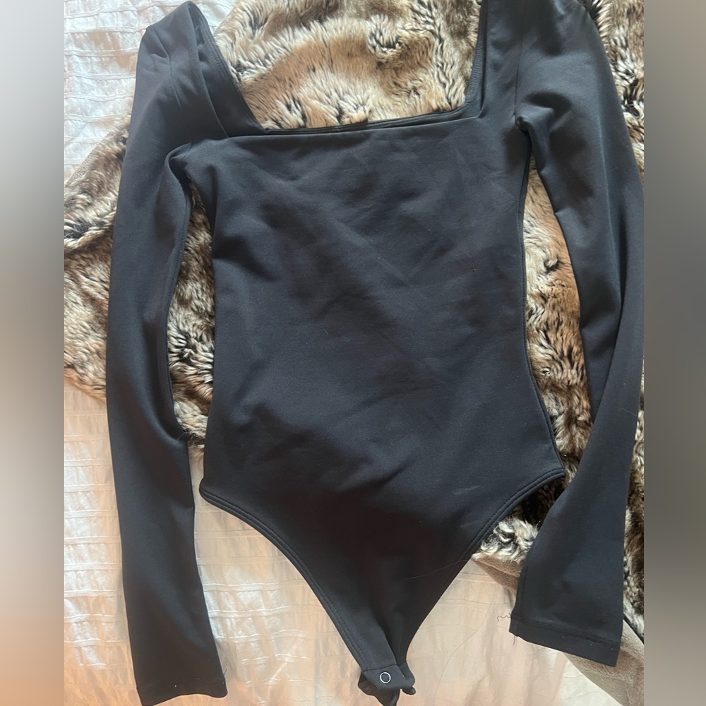 aritzia top bundle